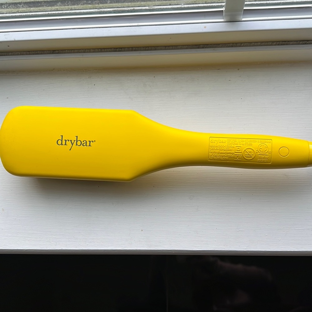 Drybar Brush Crush Heated Straightening Brush